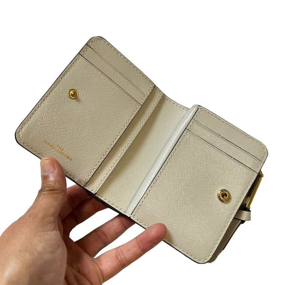 Marc Jacobs Women’s Gold & Sage Green The Snapshot Mini Compact Wallet - Picture 6 of 12